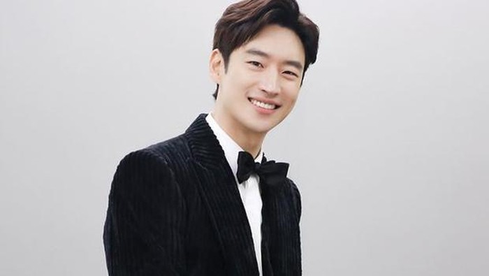 Aktor Lee Je Hoon Dirikan Agensi Bernama Company On