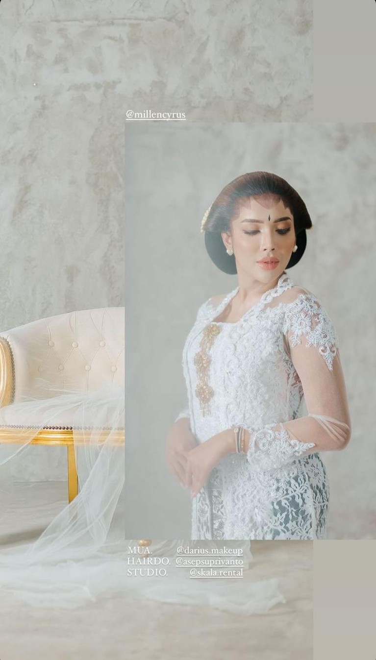 Millen Cyrus mengunggah foto dengan keterangan 'Pre Wedding' dan berdandan ala pengantin bikin heboh. Yuk intip!