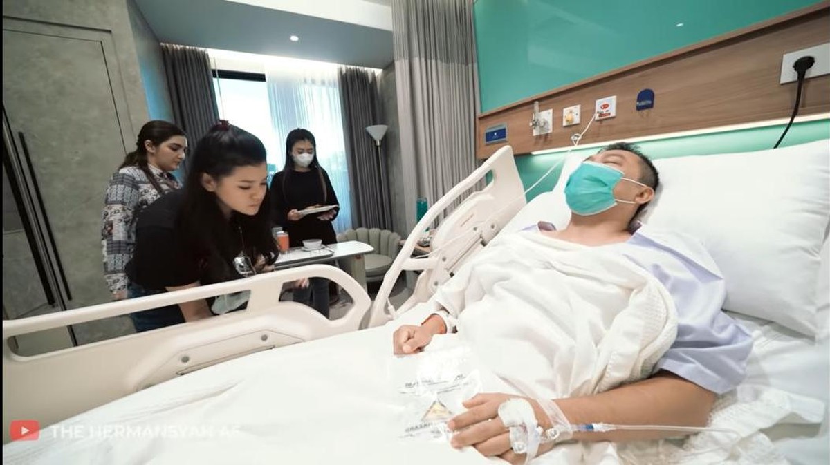 Anang Hermansyah baru saja menjalankan operasi batu ginjal&period; Yuk kita intip momen Anang sebelum dan sesudah di operasi&excl;
