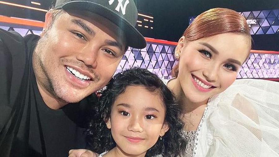 Momen Kedekatan Ayu Ting Ting & Ivan Gunawan
