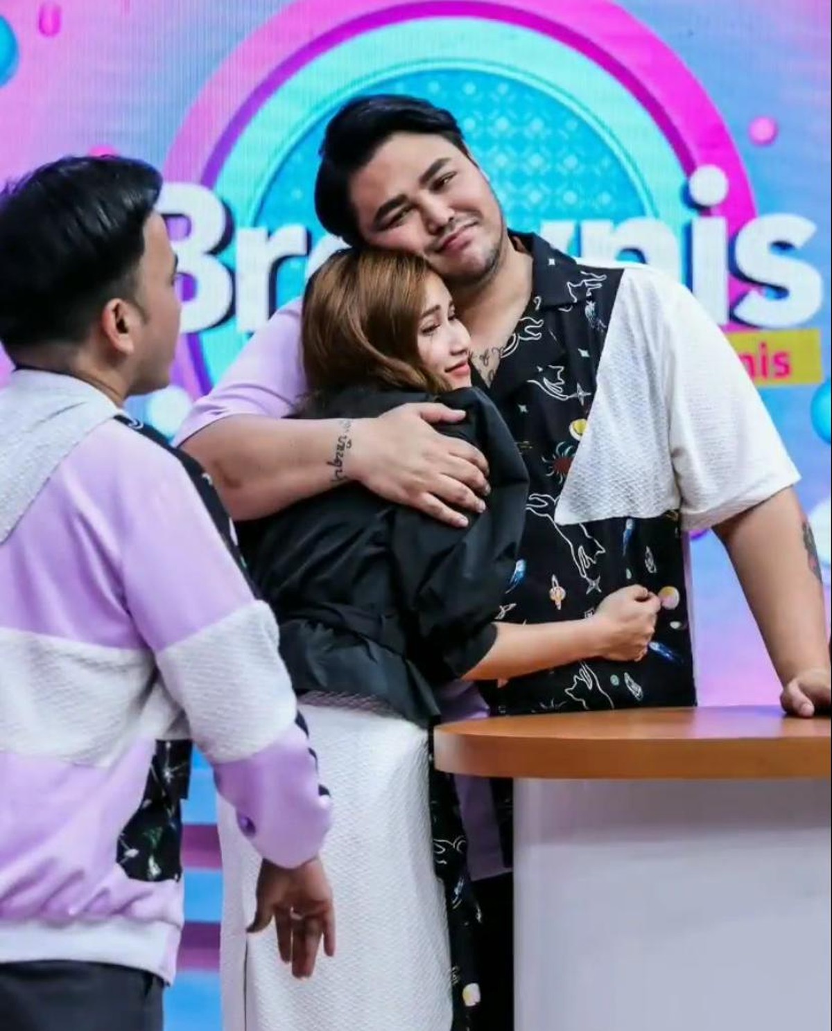 Momen Kedekatan Ayu Ting Ting & Ivan Gunawan