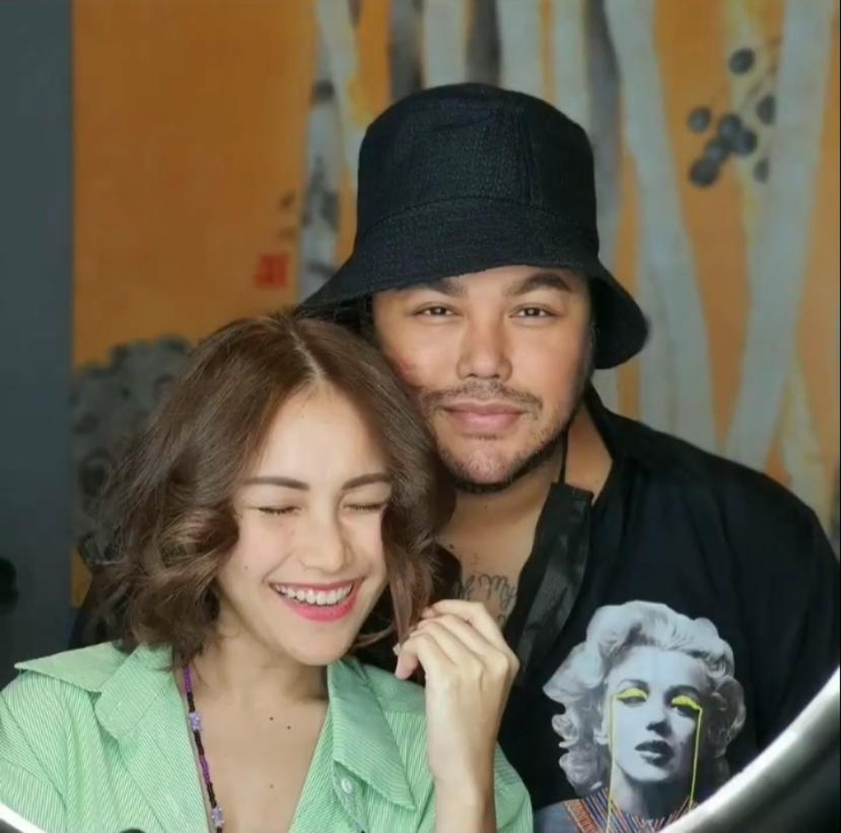 Momen Kedekatan Ayu Ting Ting & Ivan Gunawan