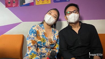 Penampilan Baru Mumuk Gomez Berhijab Jadi Sorotan