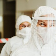 Waspada! Penggunaan Face Shield Ternyata Tidak Efektif Menangkal Virus Covid-19
