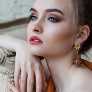 6 Tips Bersihkan Perhiasan Emas Permata, Awet Berkilau dan Anti Kusam