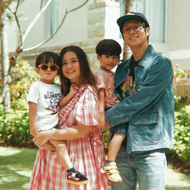 Beragama Islam, Putri Titian Beri Alasan Pilih Sekolah Kristen untuk Anak