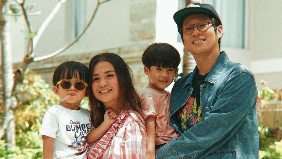 Putri Titian dan Keluarga