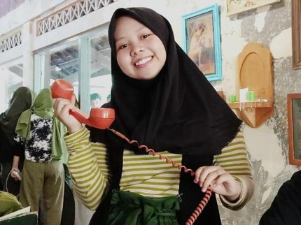 Anak Penjual Lotek Masuk Kedokteran UGM, Lolos dengan Nilai Sempurna