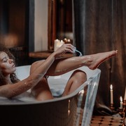 Cara Mencegah Strawberry Legs Setelah Shaving