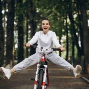 Nggak Cuma Menyehatkan, Mengendarai Sepeda Berikan 5 Manfaat yang Bisa Mengubah Hidupmu!