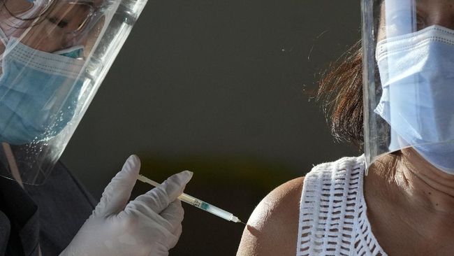 Israel Starts Injecting Third Vaccine for Vulnerable COVID-19 Citizens