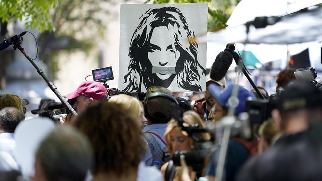 Pengacara sekaligus salah satu konservator Britney Spears, Jodi Montgomery, meminta perlindungan selama 24 jam setelah mendapat ancaman.