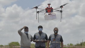 FOTO: Uji Coba Drone Pendistribusi Vaksin ke Pelosok India