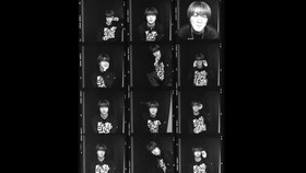 Jin BTS Kenakan Sweter Produk Indonesia