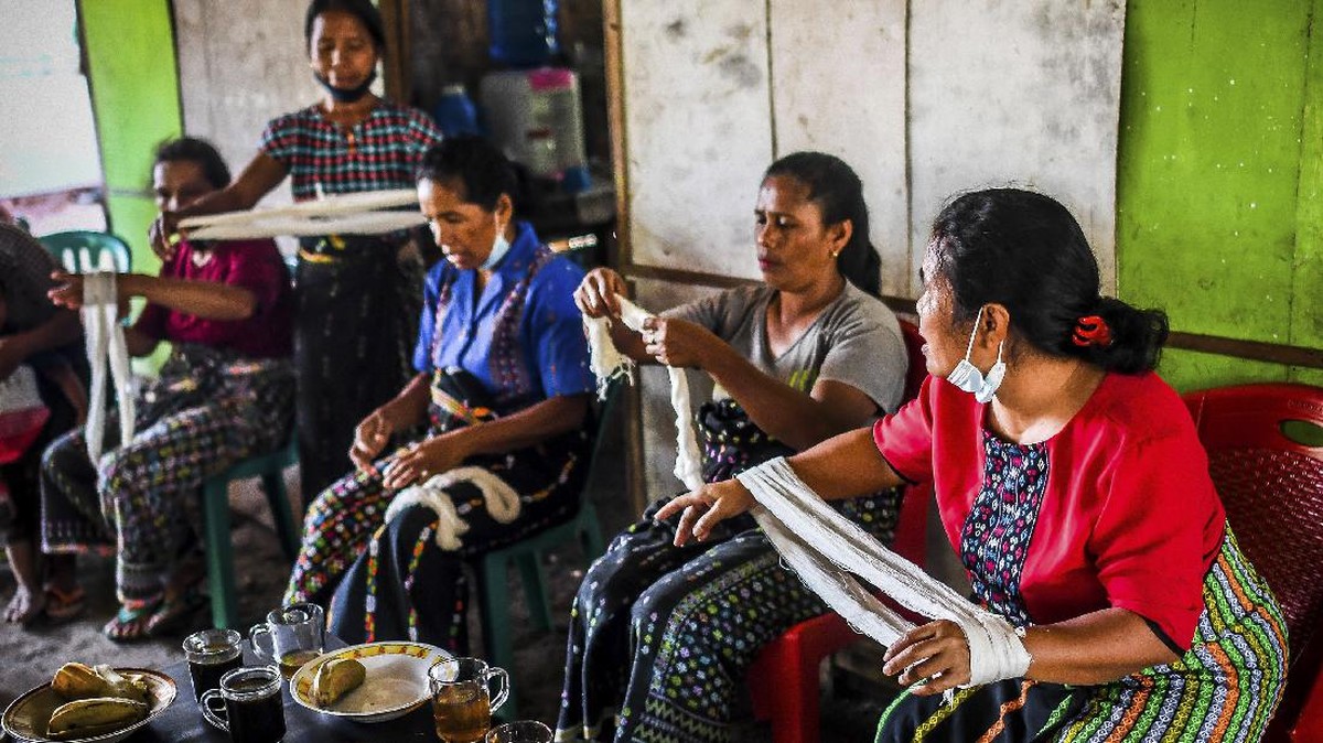FOTO: Lembut Kain Tenun Songke khas Manggarai
