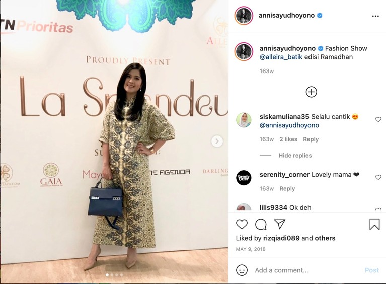 Tak hanya artis Tanah Air yang kerap memakai tas mahal. Berikut ini adalah koleksi tas mahal anak dan menantu Presiden Indonesia!