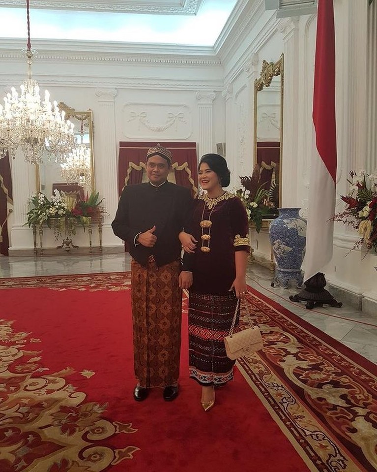 Tak hanya artis Tanah Air yang kerap memakai tas mahal. Berikut ini adalah koleksi tas mahal anak dan menantu Presiden Indonesia!