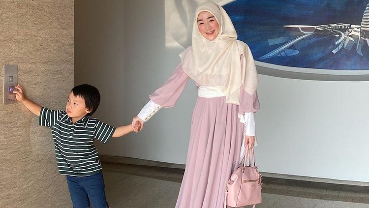 Larissa Chou Pindah Rumah Larissa Chou Pindah Rumah