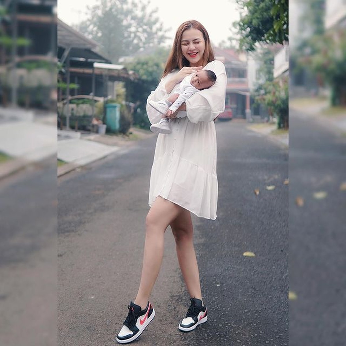 Setelah sebulan pasca melahirkan Ratu Rizky Nabila kini tampil dengan tubuh langsingnya&period; Yuk kita intip&excl;