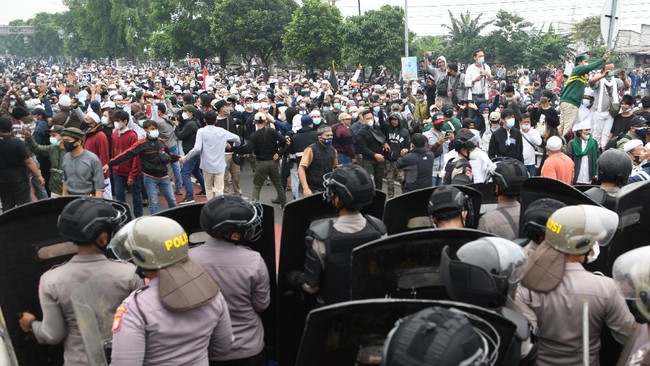Media asing soroti kerusuhan dan vonis Rizieq Shihab hingga Taiwan serukan siap tempur lawan China, ramaikan berita internasional, Kamis (24/6).