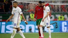 Benzema Raih Ballon d'Or, Ronaldo Belum Juga Ucapkan Selamat