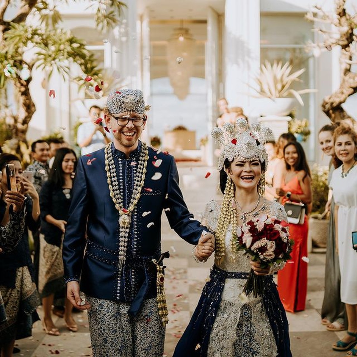 Kehidupan pernikahan bintang FTV Nanda Gita dan suami bulenya di Belanda tampak harmonis&period; Yuk kita intip potretnya&excl;