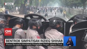 VIDEO: Bentrok Simpatisan Rizieq Shihab