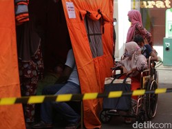 Penjelasan RSUD Bekasi soal Viral Pasien Tiduran di Parkiran-Pikap