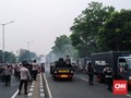 Dipukul Mundur Polisi, Massa Rizieq Lari ke Perkampungan