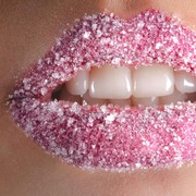 Mau Bibir Lembut dan Sehat? Buat Sendiri Scrub Bibir di Rumah dengan 3 Bahan ini, Yuk!