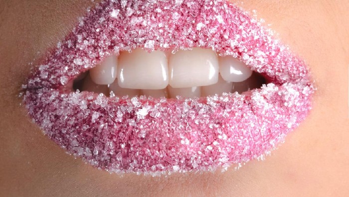 Mau Bibir Lembut dan Sehat? Buat Sendiri Scrub Bibir di Rumah dengan 3 Bahan ini, Yuk!