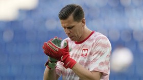 Szczesny Ketahuan Merokok, Pelatih Polandia Mengamuk