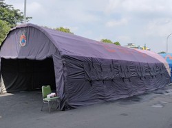 RS dr Moewardi Solo Pasang Tenda untuk Antrean Pasien Corona