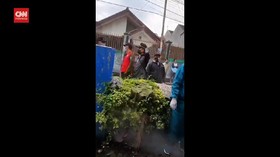 VIDEO: Satu Keluarga Positif Covid-19 Diusir Warga