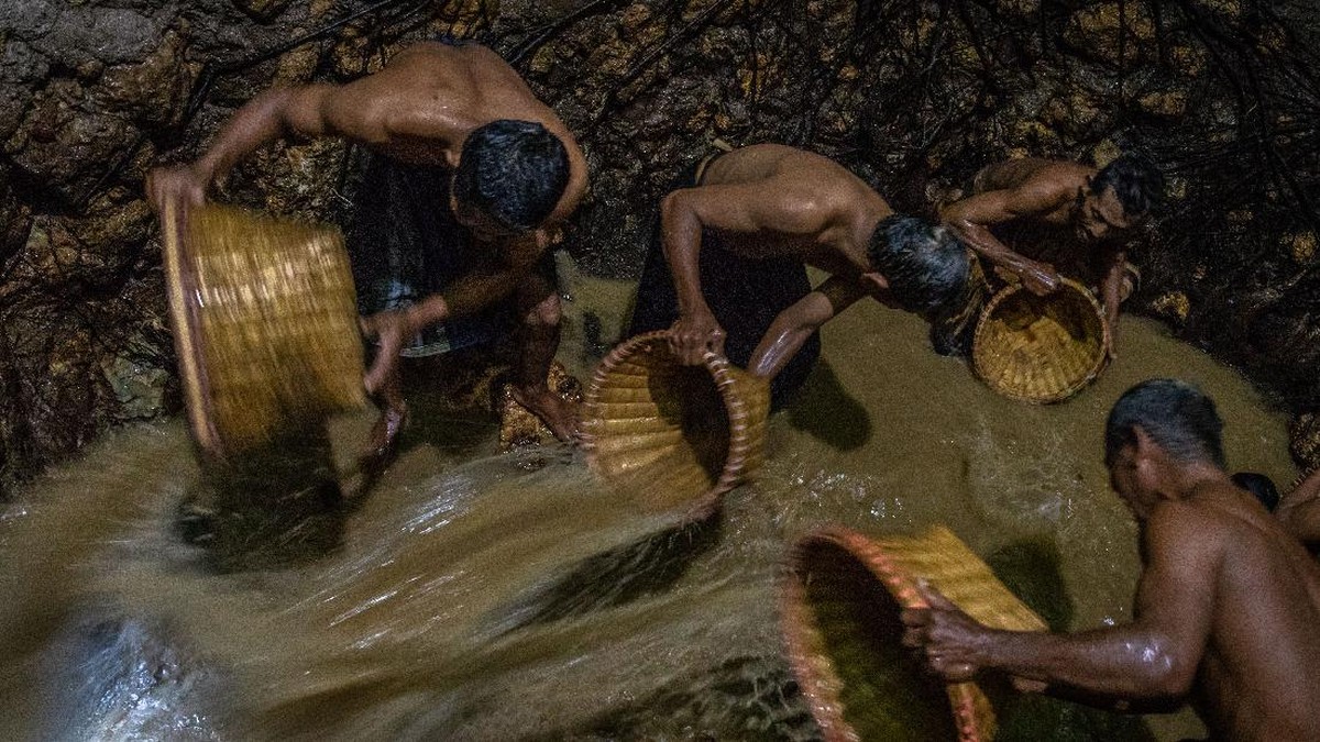 FOTO: Tradisi Suci di Mata Air, Napak Tilas Sunan Kalijaga