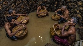 FOTO: Tradisi Suci di Mata Air, Napak Tilas Sunan Kalijaga