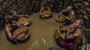 FOTO: Tradisi Suci di Mata Air, Napak Tilas Sunan Kalijaga