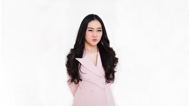img-title Veni Nur Curhat soal Kenangan Mantan lewat Lagu Baru