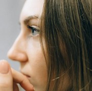 Sering Pakai Softlens? Perhatikan 6 Hal Ini untuk Tetap Jaga Kesehatan Mata