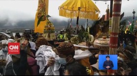 VIDEO: Gunung Bromo Ditutup Saat Ritual Yadnya Kasada