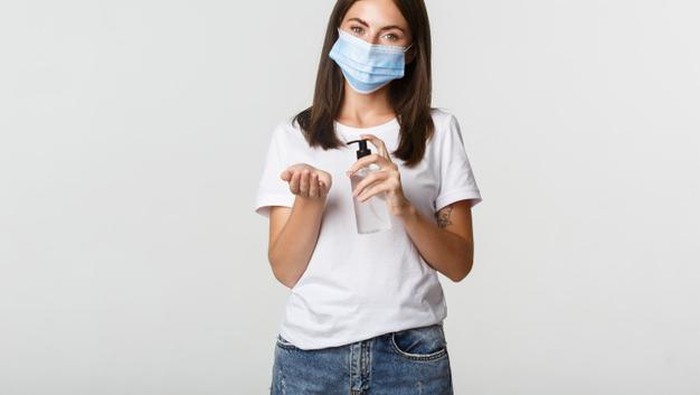 5 Tips Mencegah Kulit Kering dan Iritasi Karena Penggunaan Hand Sanitizer