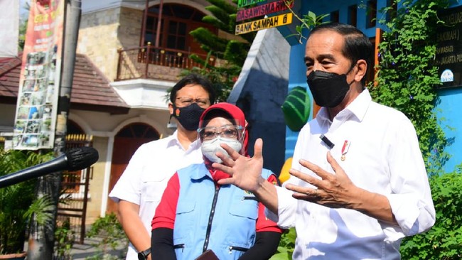 Arahan Jokowi: Target Vaksinasi Agustus 2 Juta Dosis Per Hari Menkes Budi Gunadi mengatakan Presiden Jokowi telah memberi arahan agar vaksinasi Juli tembus sejuta dosis dalam sehari lalu 2 juta sehari pada Agustus.
