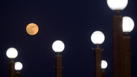 Asal-usul Nama Strawberry Moon, Bisa Dinikmati Malam Ini