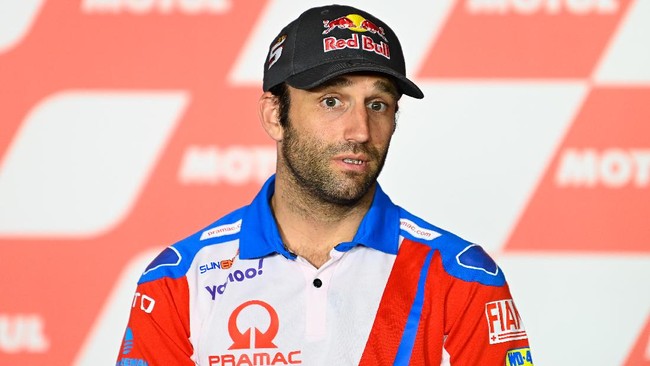 Pembalap Pramac Racing Johann Zarco ikut berkomentar soal blunder Aleix Espargaro di MotoGP Catalunya 2022.