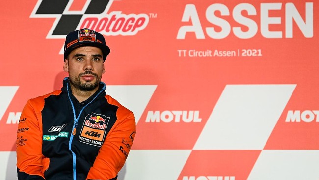 Jelang MotoGP Qatar 2022, 4-6 Maret, Miguel Oliveira mengirim pesan simpati kepada warga negara Ukraina yang saat ini sedang diinvasi militer Rusia.
