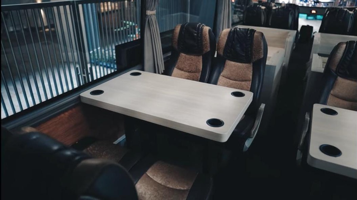 Ammar Zoni dan Irish Bella menyewa sebuah bus mewah untuk pergi berlibur&period; Yuk kita intip keseruan liburan mereka&excl;