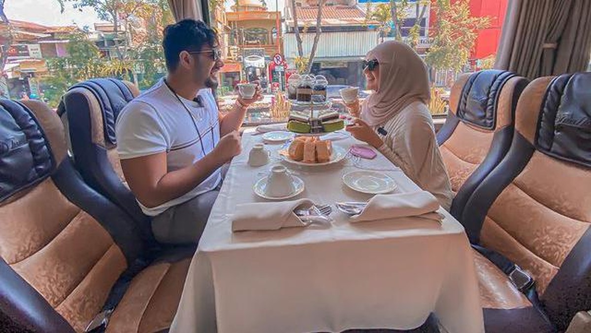 Ammar Zoni dan Irish Bella menyewa sebuah bus mewah untuk pergi berlibur&period; Yuk kita intip keseruan liburan mereka&excl;