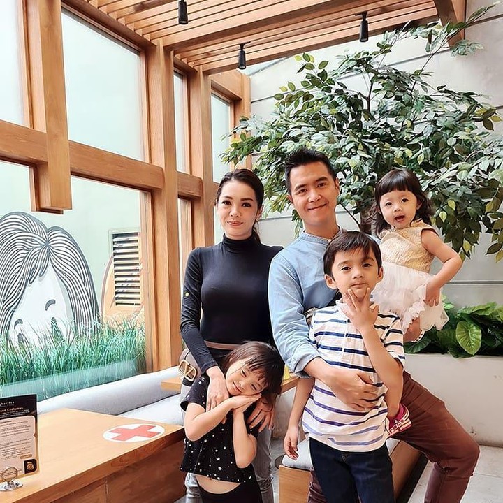 <p>Dari pernikahan mereka, Maya Septha dan Krisna Wardhana telah dikaruniai tiga orang anak. Mereka adalah Devon Sidarta, Kathleen Sidarta dan Davinka Sidarta. (Foto: Instagram: @mayaseptha7)</p>