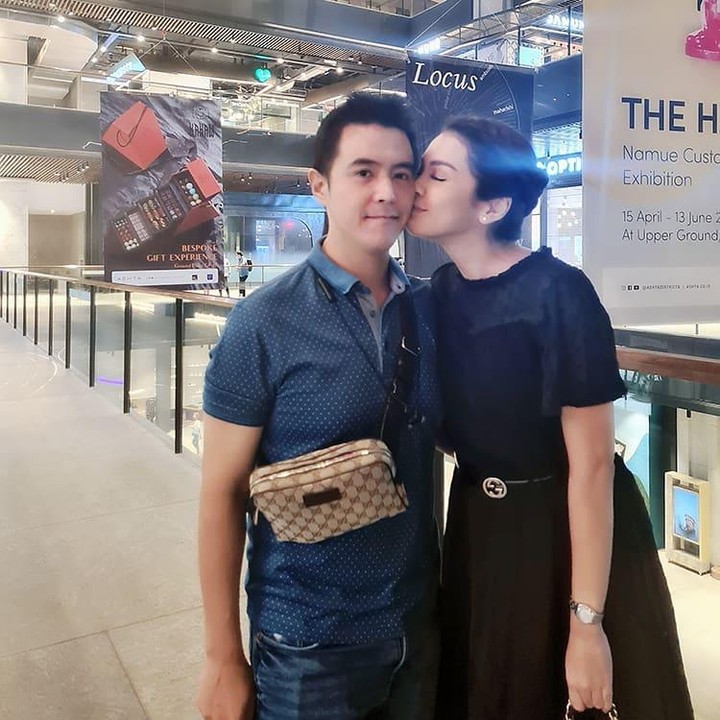 <p>Sembilan tahun menikah, Maya Septha dan Krisna Wardhana masih terlihat mesra bak pengantin baru. Mereka tak segan memamerkan potret ketika sedang kasmaran. (Foto: Instagram: @mayaseptha7)</p>