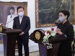 Menlu RI-Korea Selatan Kerja Sama Kembangkan Vaksin-Obat Corona